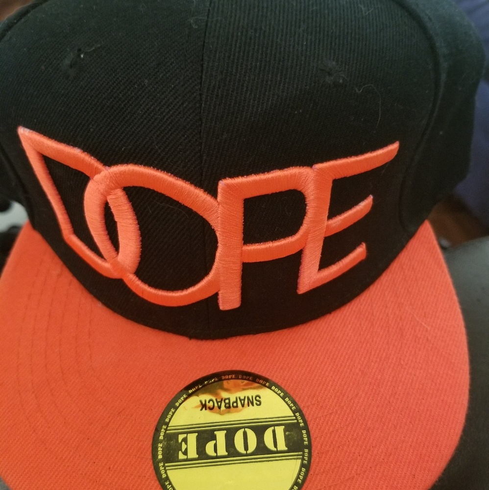 Snap back hat